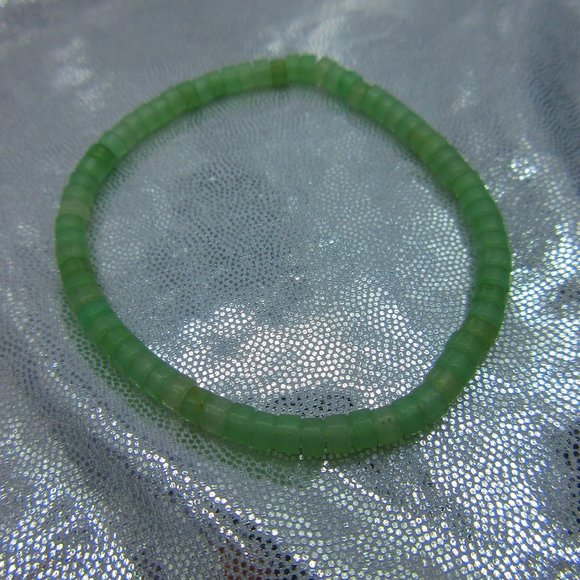 Green Aventurine 4mm Heishi 7" Stretchy Gemstone Bracelet - Picture 2 of 3